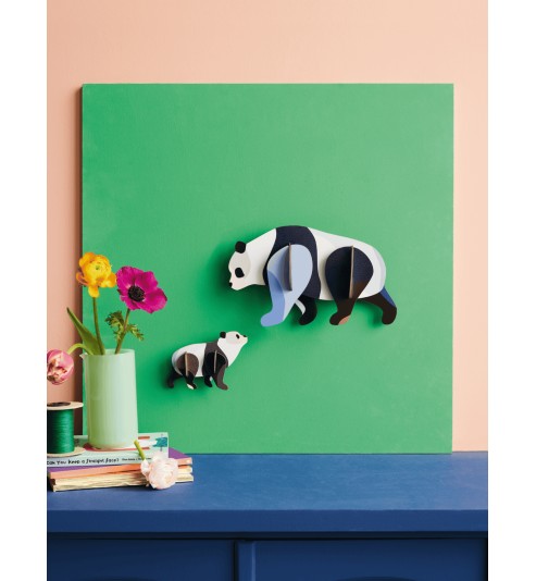 PANDA FAMILY BIG WILD ANIMALS